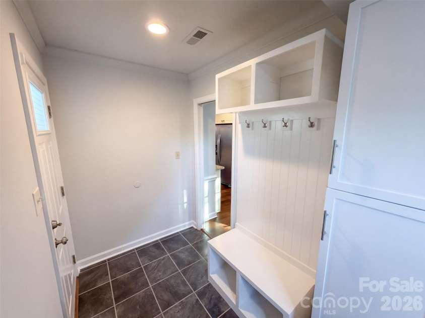 4704 Benridge Lane, Charlotte, NC 28226.  MLS# CAR4435223, YatesRealty ID 56885. 