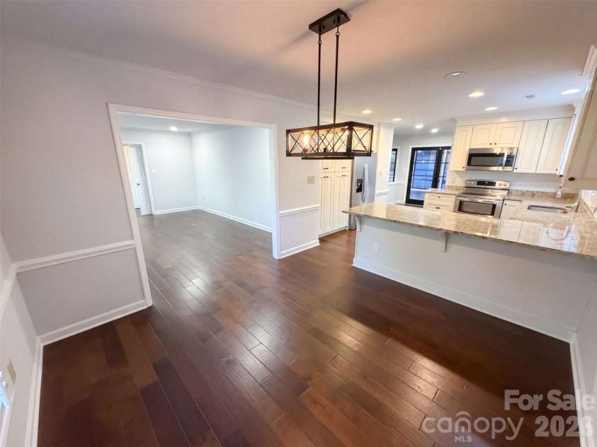 4704 Benridge Lane, Charlotte, NC 28226.  MLS# CAR4435223, YatesRealty ID 56885. 