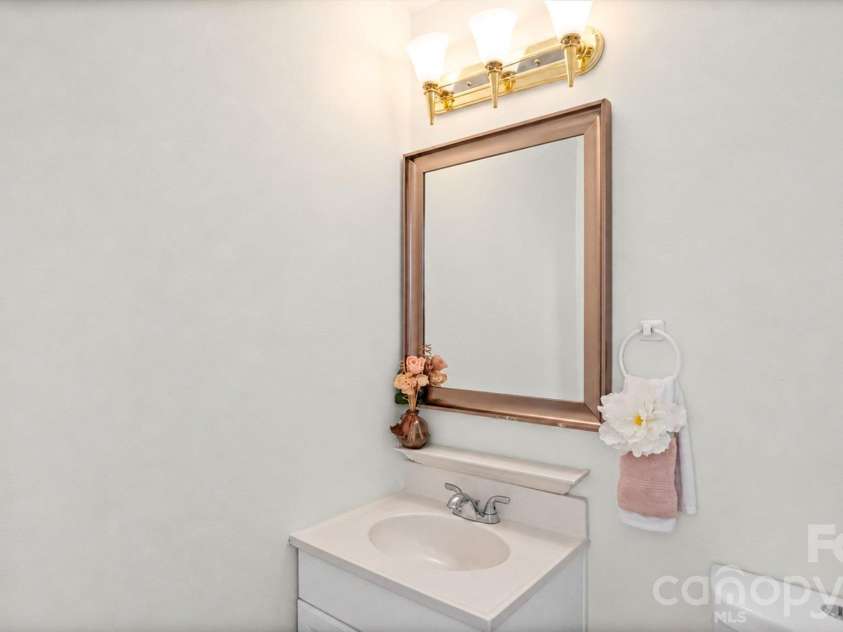 7425 Riding Trail Road, Charlotte, NC 28212.  MLS# CAR4435109, YatesRealty ID 56887. 