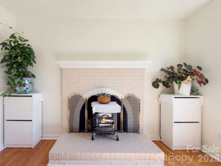 7425 Riding Trail Road, Charlotte, NC 28212.  MLS# CAR4435109, YatesRealty ID 56887. 