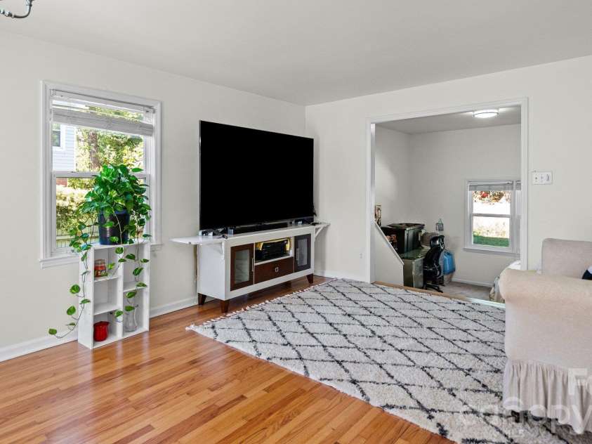 7425 Riding Trail Road, Charlotte, NC 28212.  MLS# CAR4435109, YatesRealty ID 56887. 