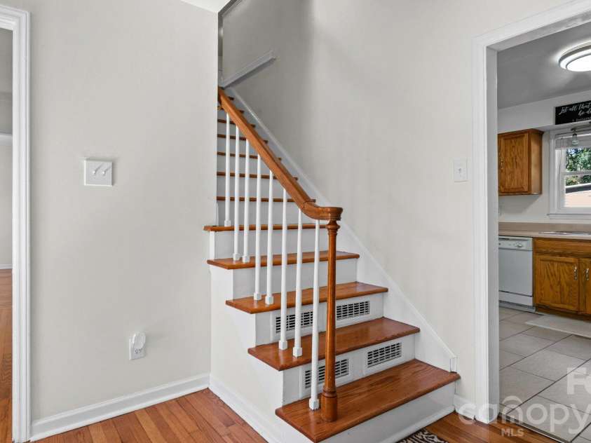 7425 Riding Trail Road, Charlotte, NC 28212.  MLS# CAR4435109, YatesRealty ID 56887. 