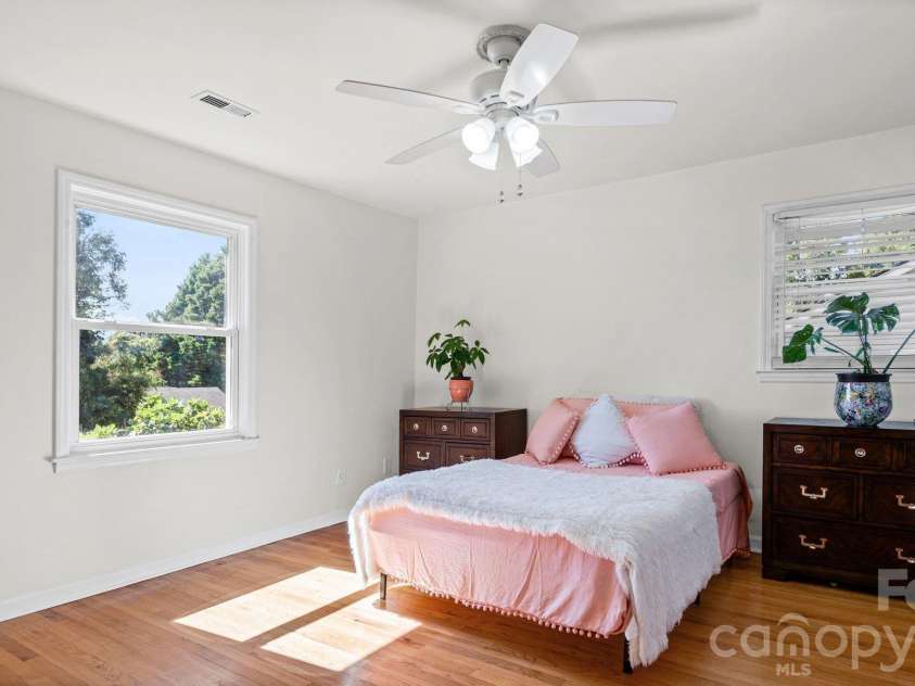 7425 Riding Trail Road, Charlotte, NC 28212.  MLS# CAR4435109, YatesRealty ID 56887. 