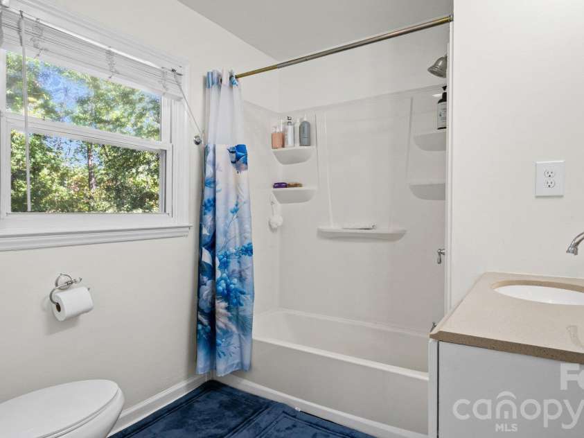 7425 Riding Trail Road, Charlotte, NC 28212.  MLS# CAR4435109, YatesRealty ID 56887. 