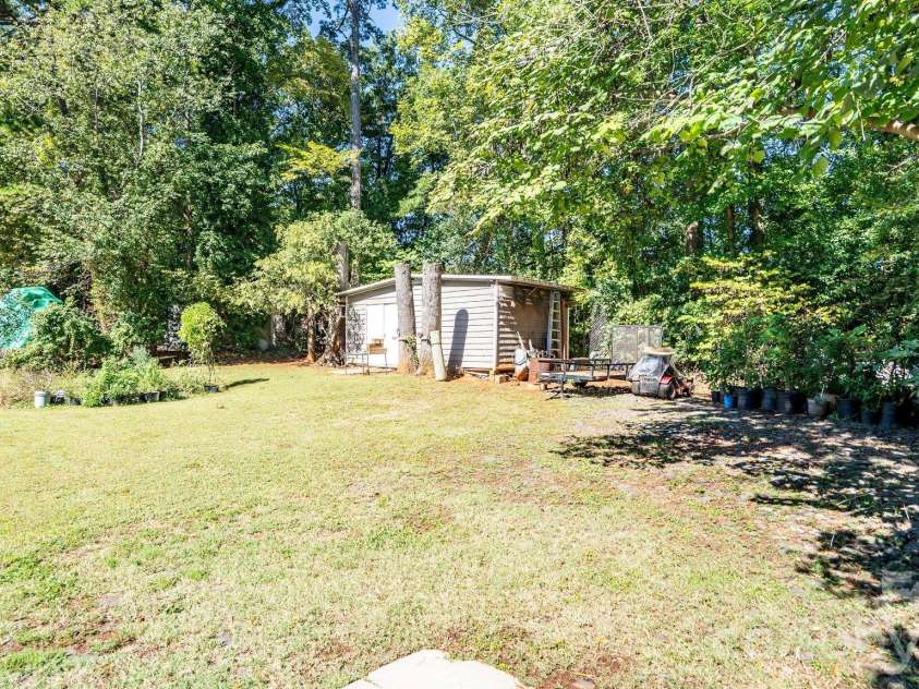 7425 Riding Trail Road, Charlotte, NC 28212.  MLS# CAR4435109, YatesRealty ID 56887. 