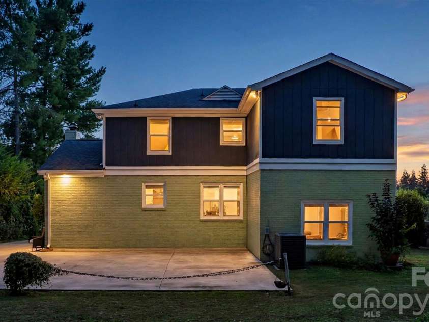 7425 Riding Trail Road, Charlotte, NC 28212.  MLS# CAR4435109, YatesRealty ID 56887. 