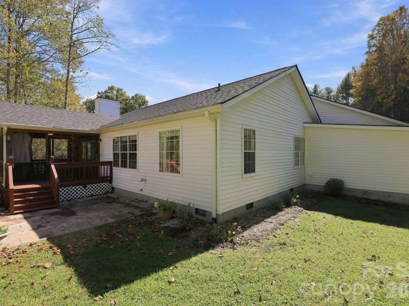 6 Pebble Beach Court, Etowah, NC 28729.  MLS# CAR4435229, YatesRealty ID 56889. 