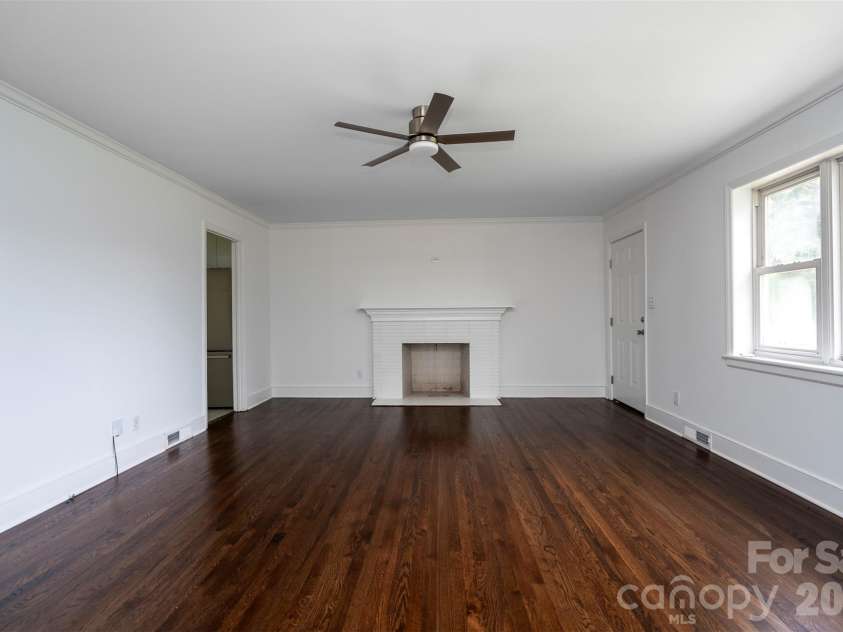 6517 Elmwood Circle, Charlotte, NC 28214.  MLS# CAR4278951, YatesRealty ID 5689. 