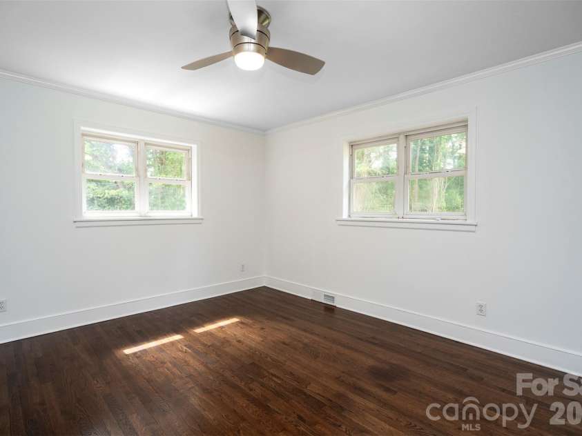 6517 Elmwood Circle, Charlotte, NC 28214.  MLS# CAR4278951, YatesRealty ID 5689. 