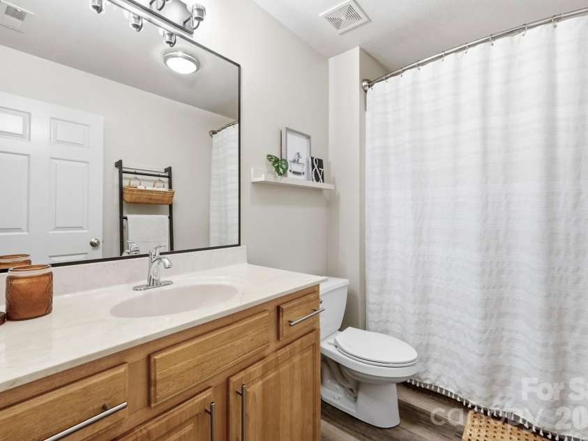 805 Carlyle Way, Asheville, NC 28803.  MLS# CAR4435205, YatesRealty ID 56893. Bathroom 2