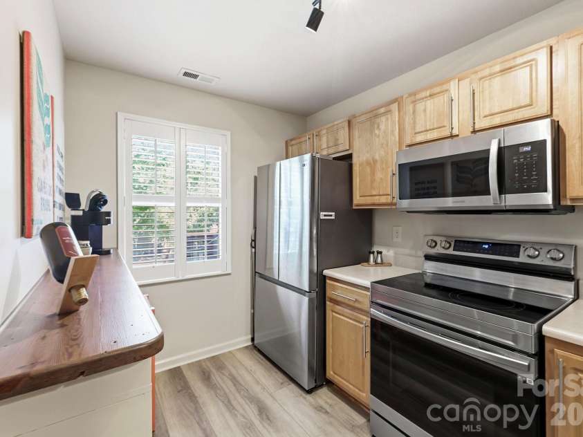 805 Carlyle Way, Asheville, NC 28803.  MLS# CAR4435205, YatesRealty ID 56893. Kitchen