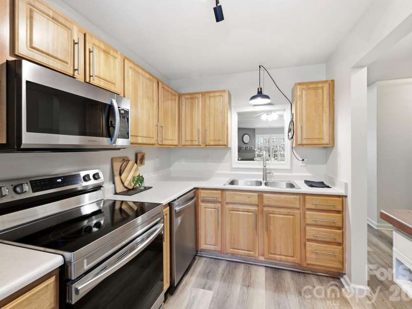805 Carlyle Way, Asheville, NC 28803.  MLS# CAR4435205, YatesRealty ID 56893. Kitchen