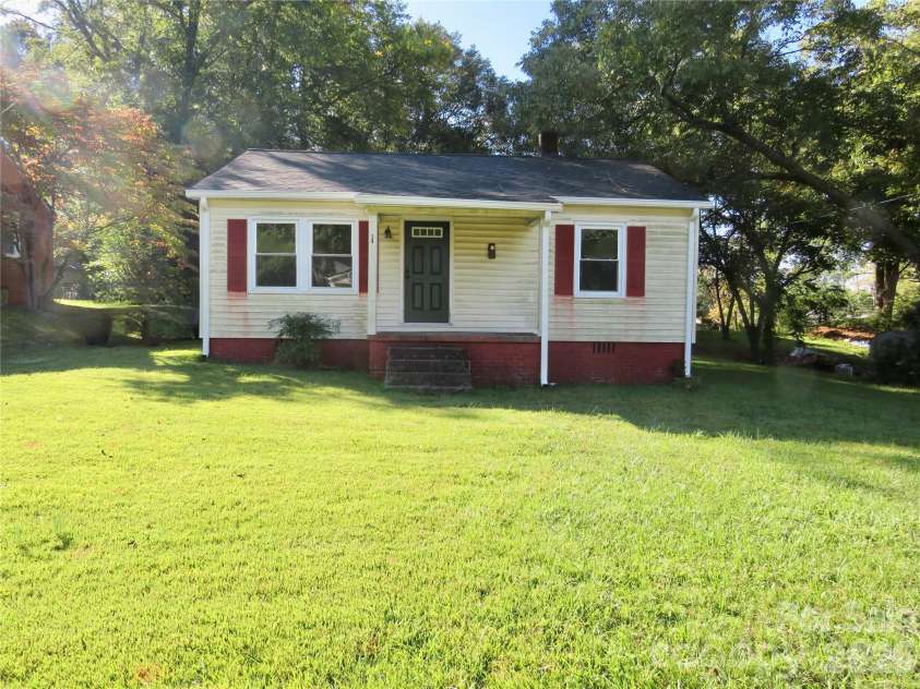 803 Elm Street, Shelby, NC 28150.  MLS# CAR4419776, YatesRealty ID 56895. 