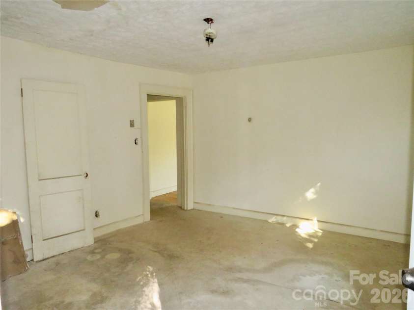 803 Elm Street, Shelby, NC 28150.  MLS# CAR4419776, YatesRealty ID 56895. Kitchen