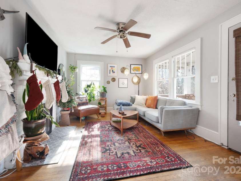 76 Lanvale Avenue, Asheville, NC 28806.  MLS# CAR4209001, YatesRealty ID 569. 