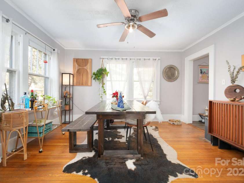 76 Lanvale Avenue, Asheville, NC 28806.  MLS# CAR4209001, YatesRealty ID 569. 