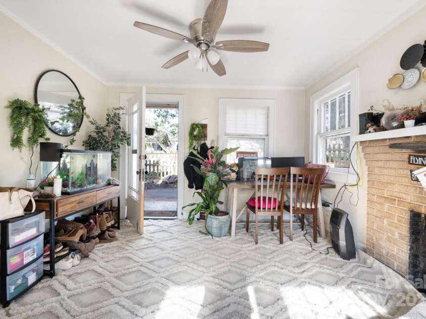 76 Lanvale Avenue, Asheville, NC 28806.  MLS# CAR4209001, YatesRealty ID 569. 