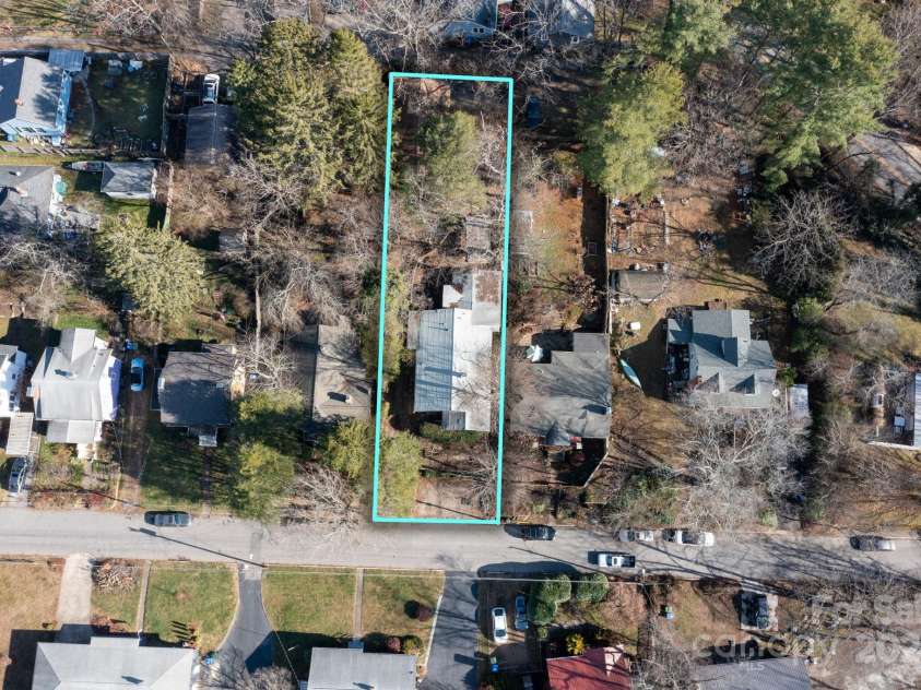 76 Lanvale Avenue, Asheville, NC 28806.  MLS# CAR4209001, YatesRealty ID 569. 