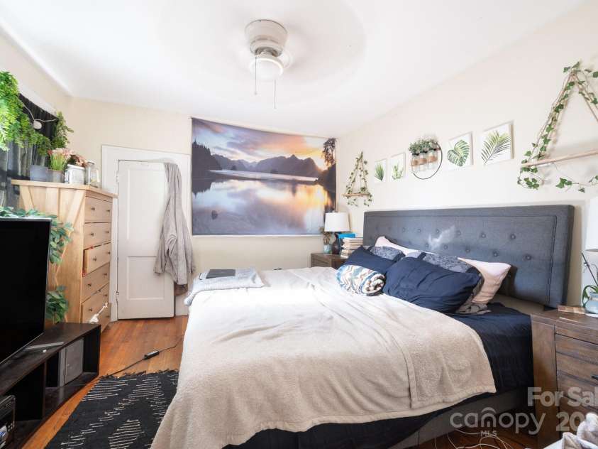 76 Lanvale Avenue, Asheville, NC 28806.  MLS# CAR4209001, YatesRealty ID 569. Unit 2 Bedroom