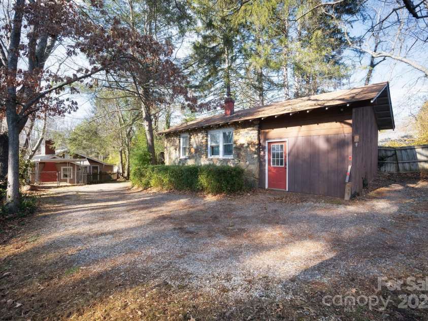 76 Lanvale Avenue, Asheville, NC 28806.  MLS# CAR4209001, YatesRealty ID 569. Units #2 & #3 common laundry and storage area.