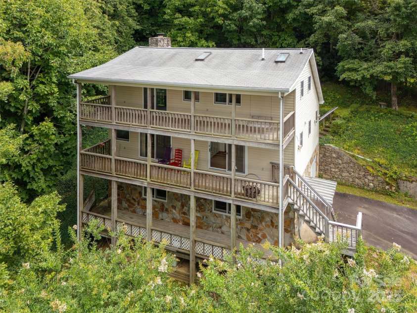 94 Marcellina Drive, Fairview, NC 28730.  MLS# CAR4286266, YatesRealty ID 569. 