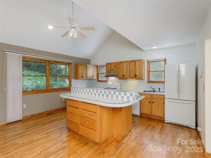 94 Marcellina Drive, Fairview, NC 28730.  MLS# CAR4286266, YatesRealty ID 569. 