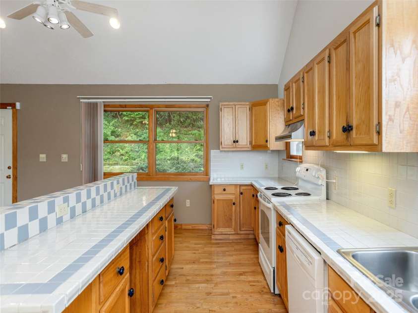 94 Marcellina Drive, Fairview, NC 28730.  MLS# CAR4286266, YatesRealty ID 569. 