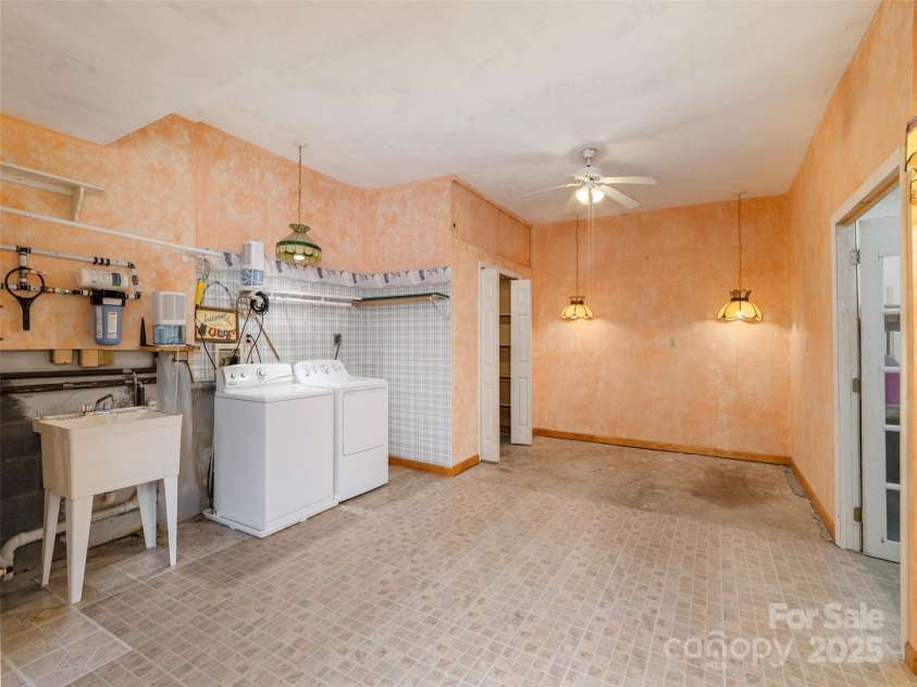 94 Marcellina Drive, Fairview, NC 28730.  MLS# CAR4286266, YatesRealty ID 569. 