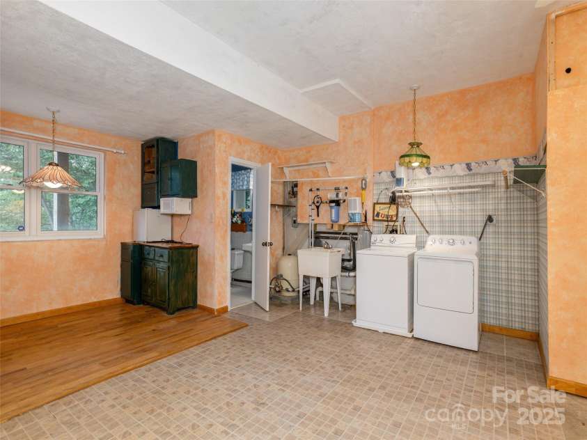 94 Marcellina Drive, Fairview, NC 28730.  MLS# CAR4286266, YatesRealty ID 569. 