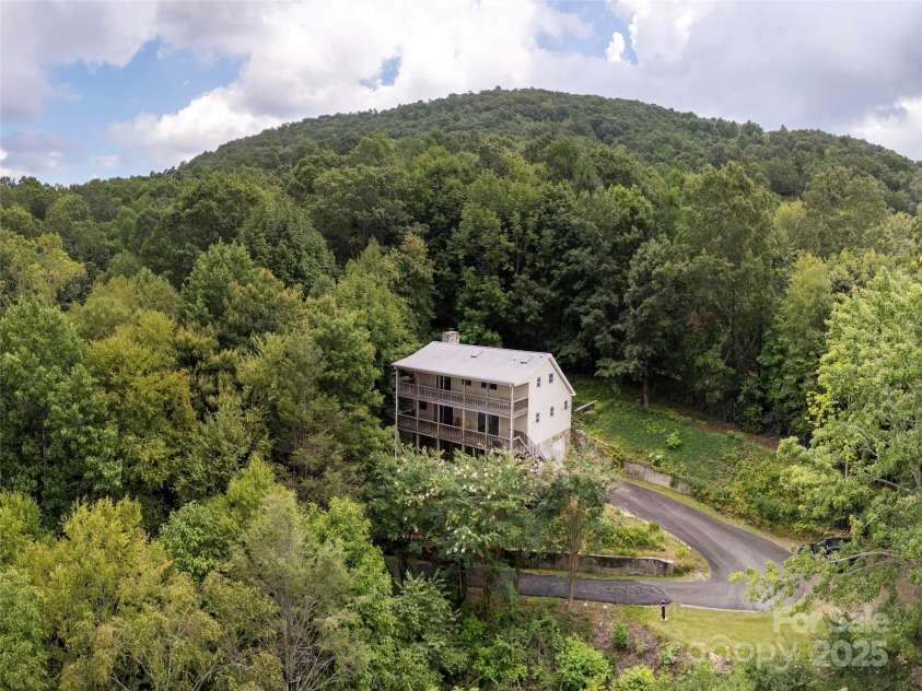94 Marcellina Drive, Fairview, NC 28730.  MLS# CAR4286266, YatesRealty ID 569. 