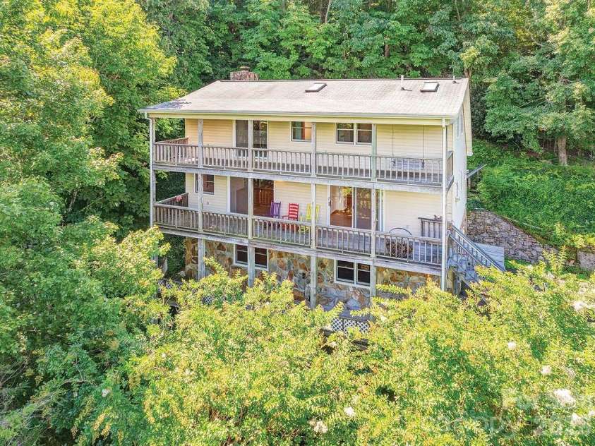 94 Marcellina Drive, Fairview, NC 28730.  MLS# CAR4416851, YatesRealty ID 569. 