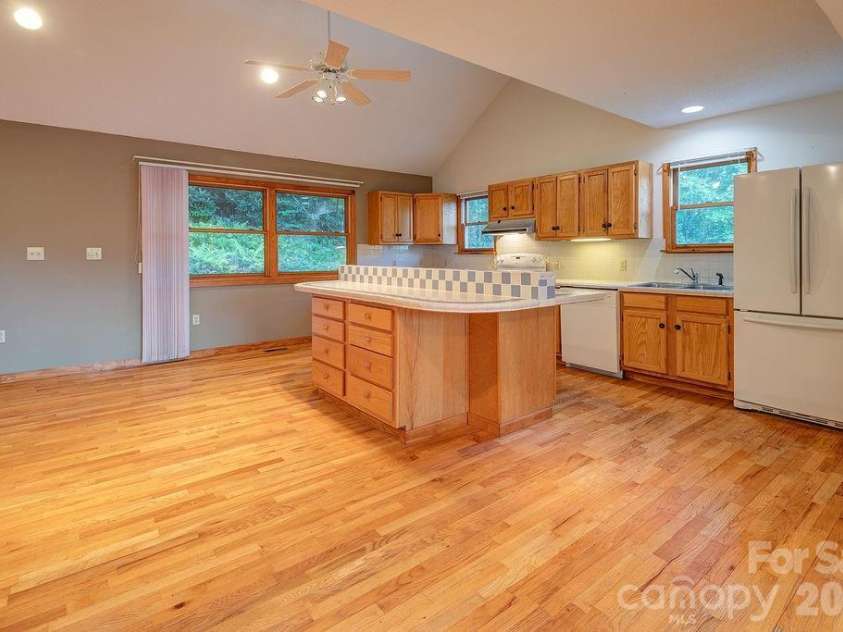 94 Marcellina Drive, Fairview, NC 28730.  MLS# CAR4416851, YatesRealty ID 569. 