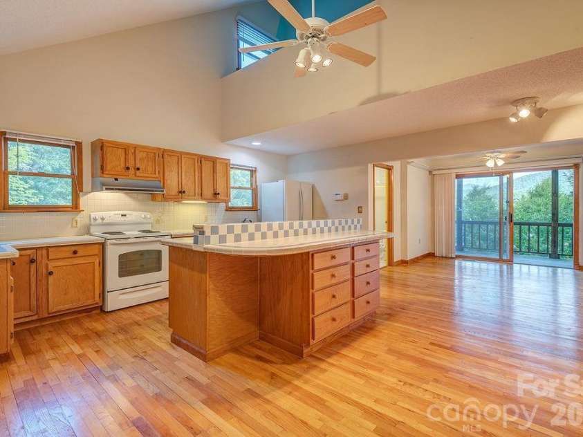94 Marcellina Drive, Fairview, NC 28730.  MLS# CAR4416851, YatesRealty ID 569. 