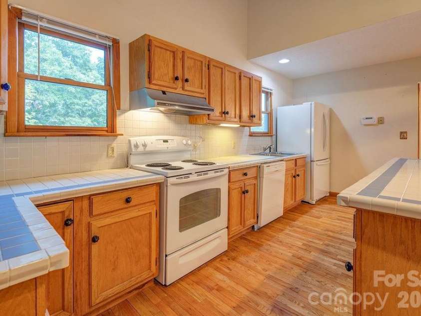 94 Marcellina Drive, Fairview, NC 28730.  MLS# CAR4416851, YatesRealty ID 569. 