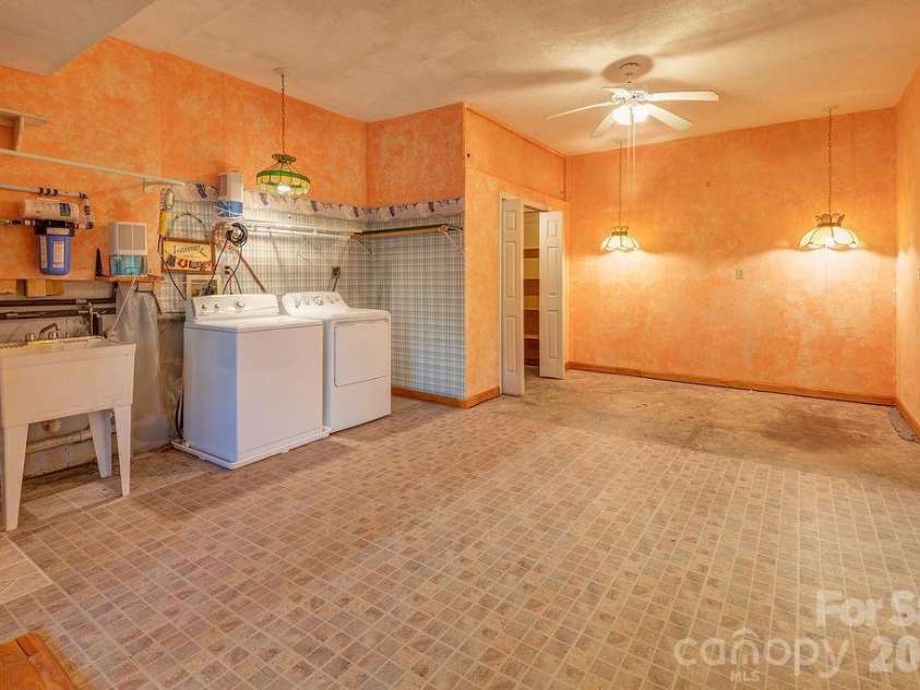 94 Marcellina Drive, Fairview, NC 28730.  MLS# CAR4416851, YatesRealty ID 569. 