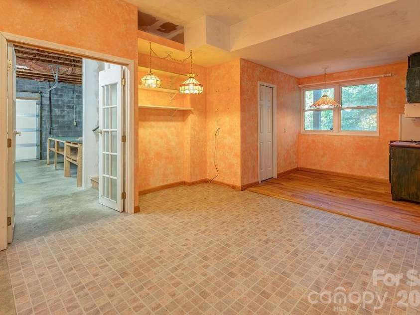 94 Marcellina Drive, Fairview, NC 28730.  MLS# CAR4416851, YatesRealty ID 569. 