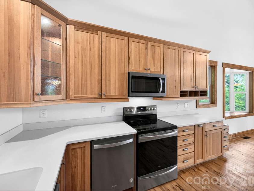 72 Wildflower Mountain Trail, Candler, NC 28715.  MLS# CAR4393589, YatesRealty ID 5690. 