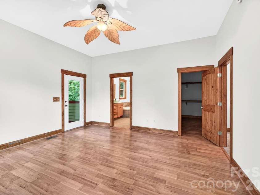 72 Wildflower Mountain Trail, Candler, NC 28715.  MLS# CAR4393589, YatesRealty ID 5690. 