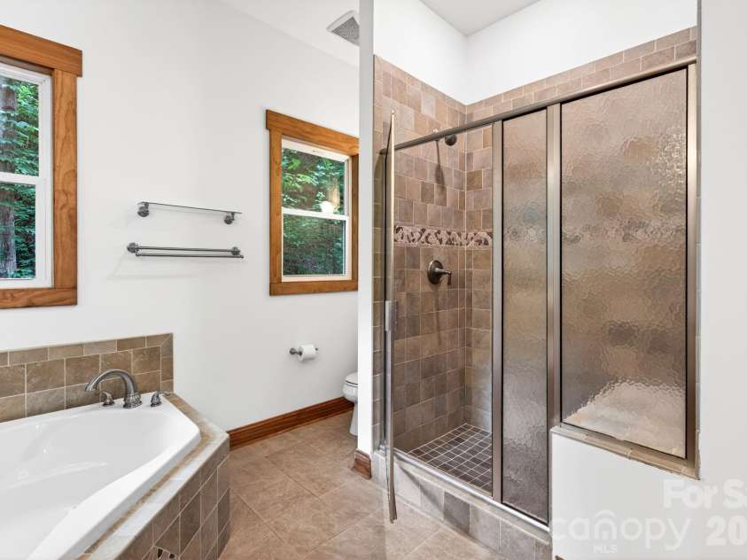 72 Wildflower Mountain Trail, Candler, NC 28715.  MLS# CAR4393589, YatesRealty ID 5690. 