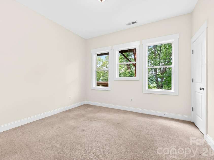 72 Wildflower Mountain Trail, Candler, NC 28715.  MLS# CAR4393589, YatesRealty ID 5690. 