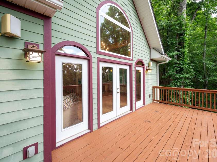 72 Wildflower Mountain Trail, Candler, NC 28715.  MLS# CAR4393589, YatesRealty ID 5690. Main Level Deck
