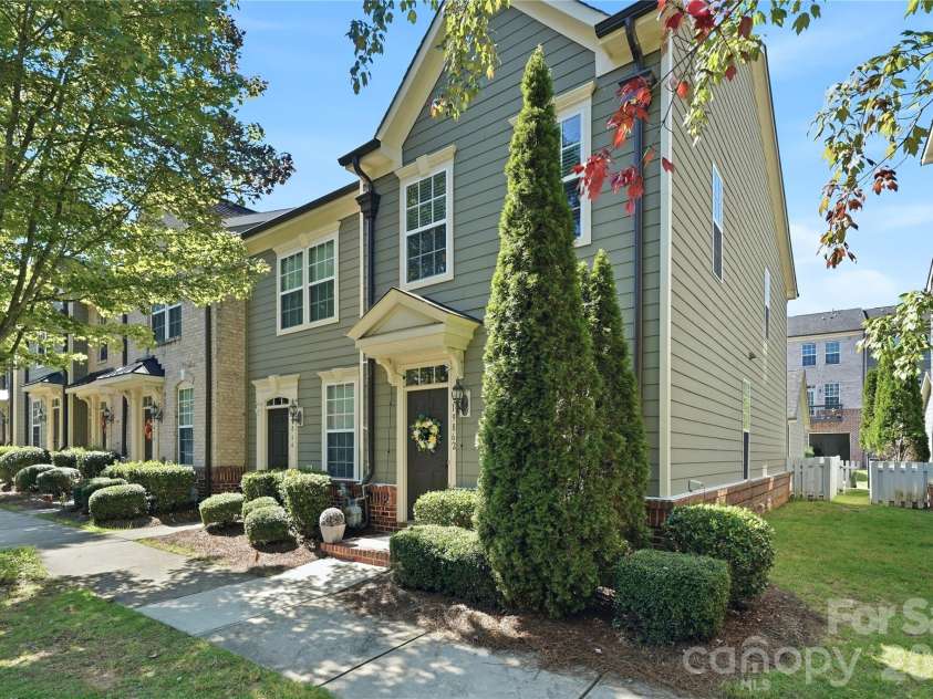 19862 Lamp Lighters Way, Cornelius, NC 28031.  MLS# CAR4430703, YatesRealty ID 56901. End unit with extra green space at 19862 Lamp Lighters Way at Antiquity in Cornelius.