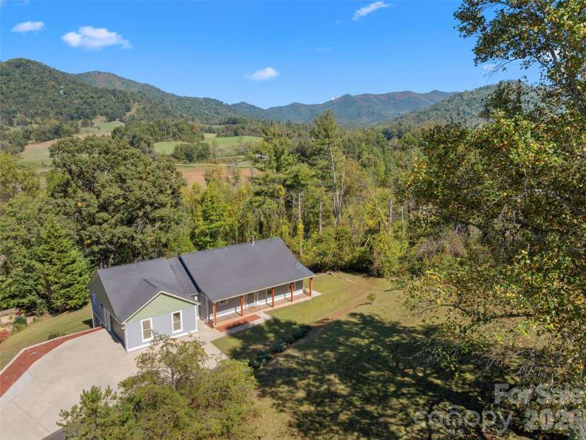 45 Bonnie Brae Drive, Weaverville, NC 28787.  MLS# CAR4434153, YatesRealty ID 56902. 