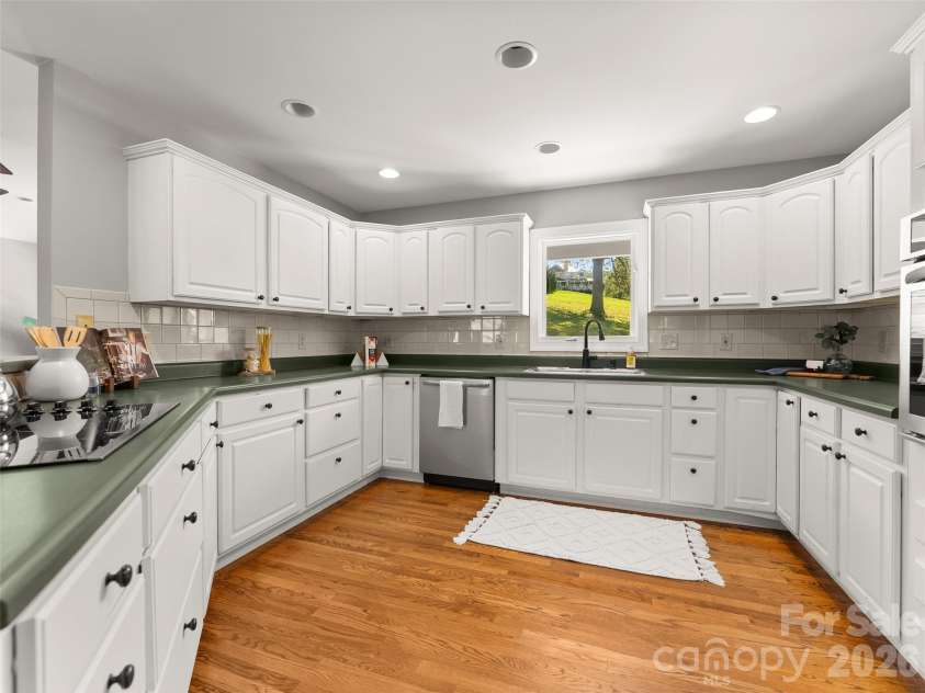 45 Bonnie Brae Drive, Weaverville, NC 28787.  MLS# CAR4434153, YatesRealty ID 56902. 