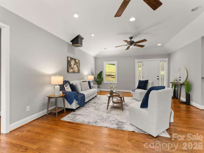 45 Bonnie Brae Drive, Weaverville, NC 28787.  MLS# CAR4434153, YatesRealty ID 56902. 