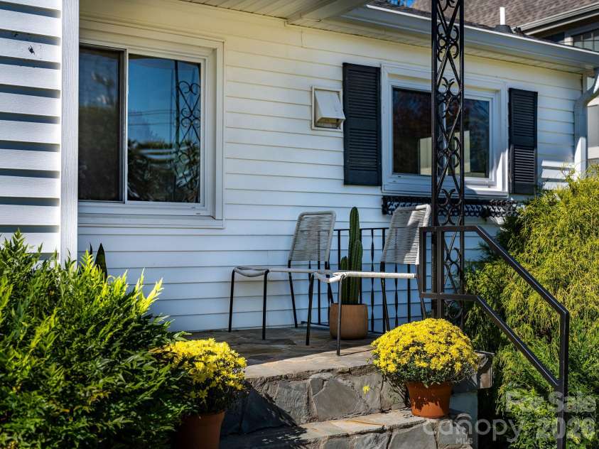 24 Cedar Street, Asheville, NC 28803.  MLS# CAR4422963, YatesRealty ID 56908. 