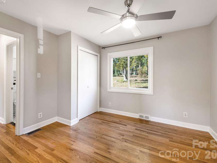 24 Cedar Street, Asheville, NC 28803.  MLS# CAR4422963, YatesRealty ID 56908. 