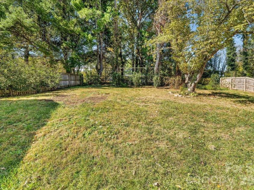 24 Cedar Street, Asheville, NC 28803.  MLS# CAR4422963, YatesRealty ID 56908. Huge back yard!