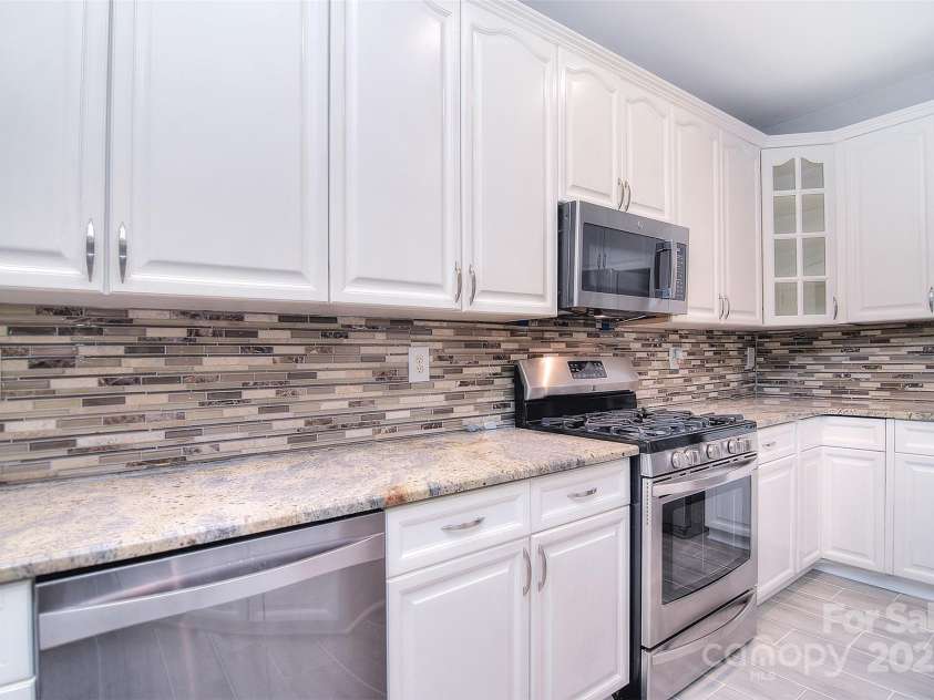 15964 Cumnor Lane, Charlotte, NC 28277.  MLS# CAR4242740, YatesRealty ID 5691. 