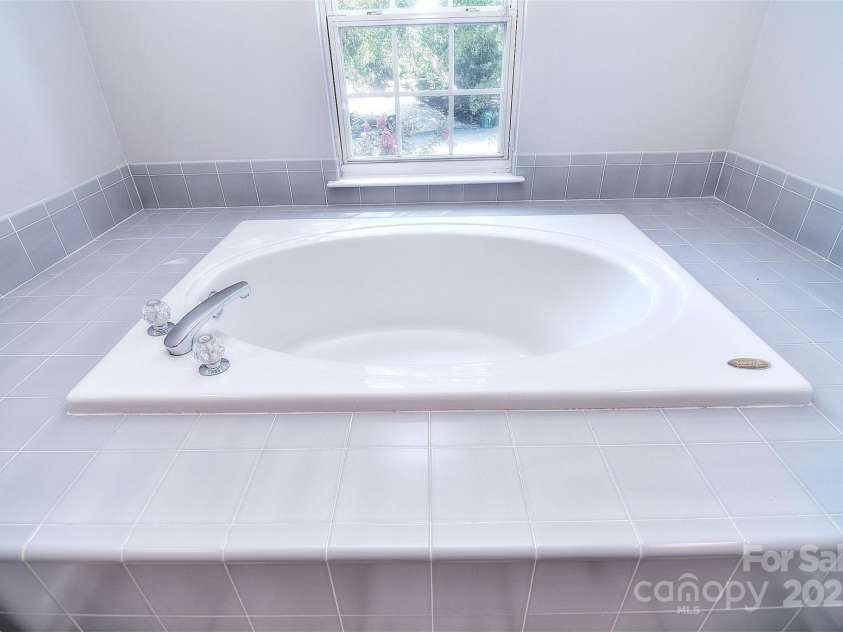 15964 Cumnor Lane, Charlotte, NC 28277.  MLS# CAR4242740, YatesRealty ID 5691. 